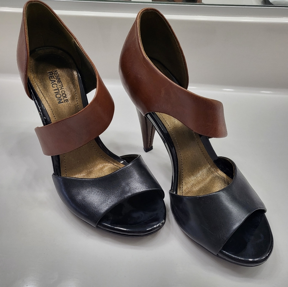 Kenneth Cole Strappy Heels (Sz 7)